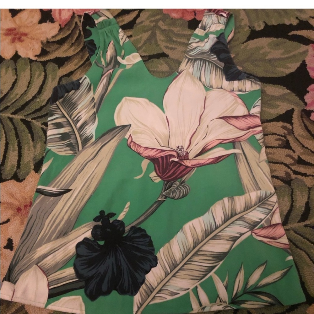 Tropical Ann Taylor, petite tropical flower print top size XXSP beautiful print